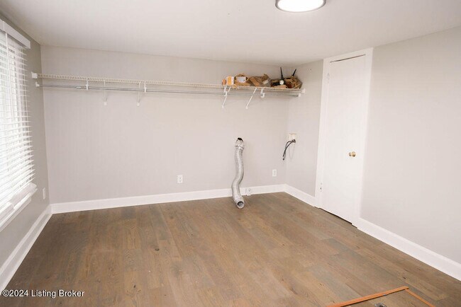 Building Photo - 208 Pope St