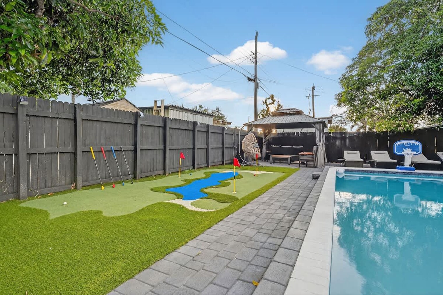 Building Photo - 6660 Custer St