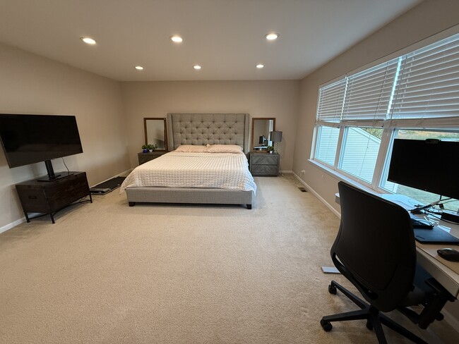 Building Photo - 2572 Retreat Cir