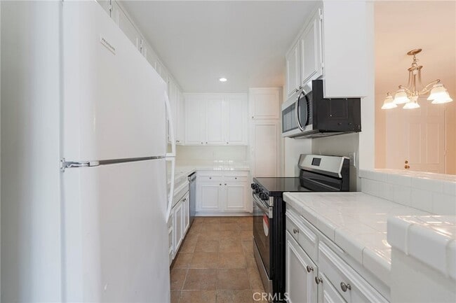 Building Photo - 6542 Ocean Crest Dr