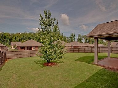 Building Photo - 207 Healey Dr