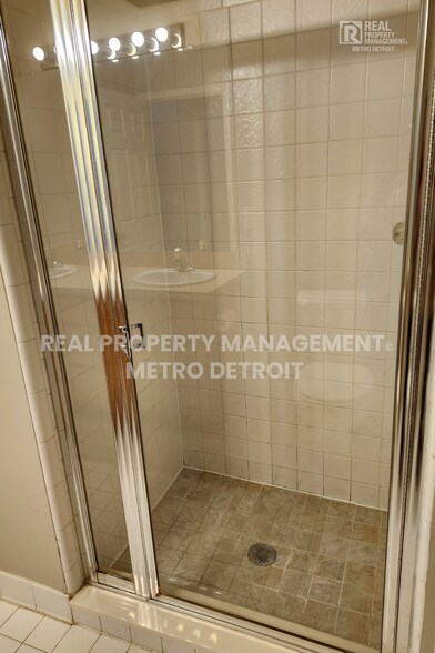 Building Photo - 1386 Raliegh Pl
