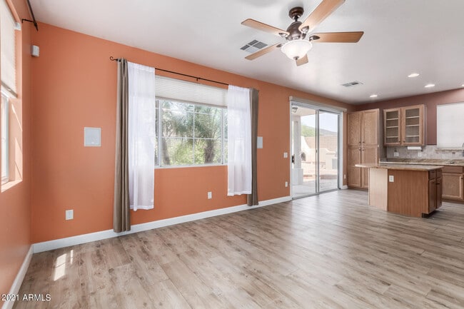Building Photo - 204 W Mountain Sage Dr