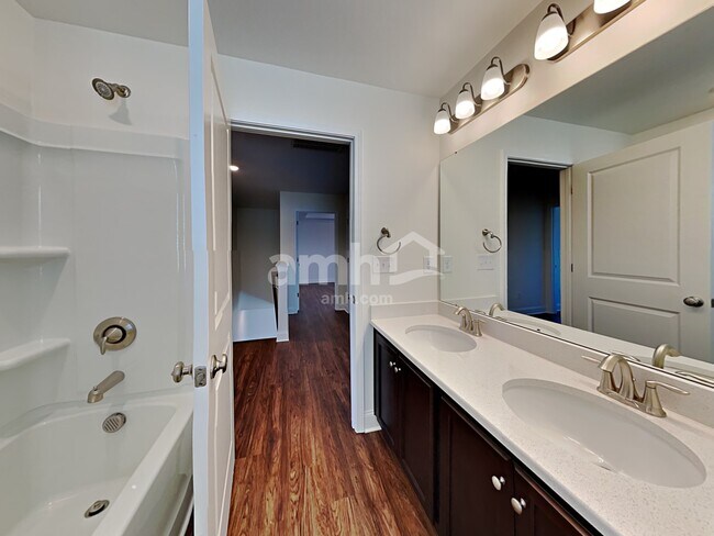 Building Photo - 5981 Hagar Vly Dr