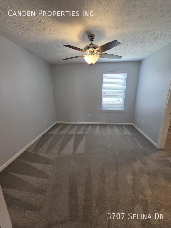 Building Photo - 3707 Selina Dr