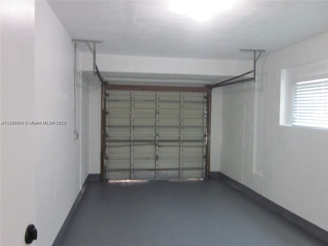 Building Photo - 7571 Pierce St