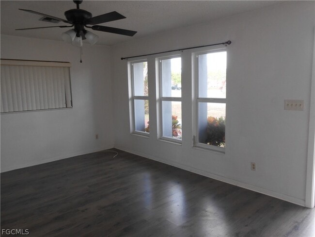 Building Photo - 1516 Lindale Cir