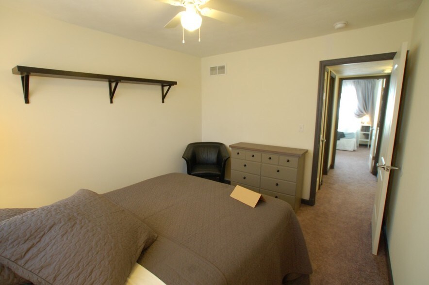 Bdrm & Bath level - 14711 N River Beach Dr