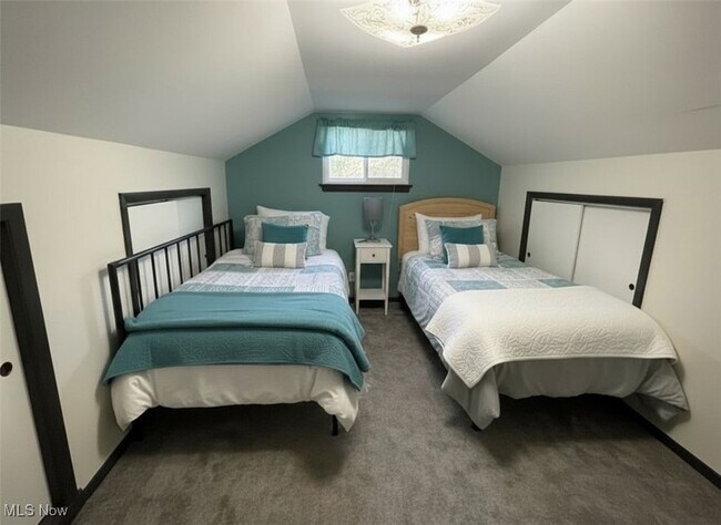 Building Photo - 27279 Dunford Rd