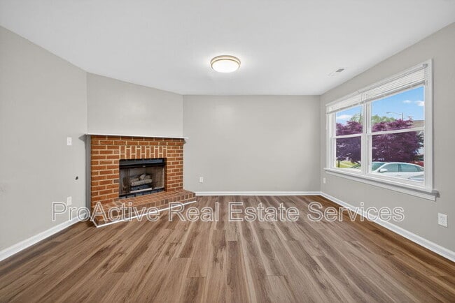 Building Photo - 3400 Cricket Hollow Ln