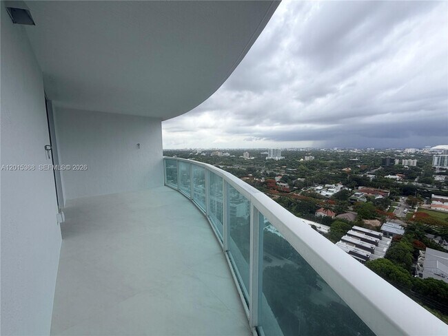 Building Photo - 2101 Brickell Ave