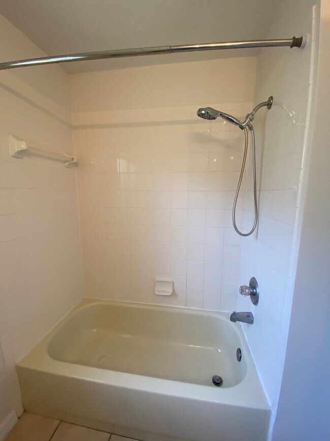 Building Photo - 434 Cassia Dr