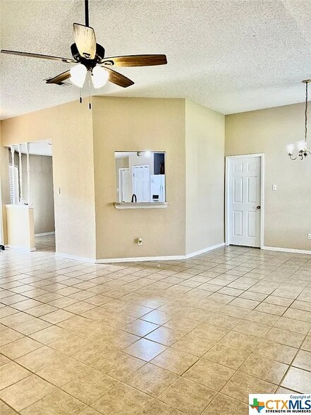 Building Photo - 901 Kelso Dr