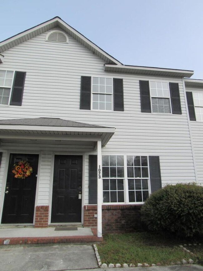 Building Photo - 1073 W Pueblo Dr