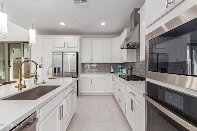 Building Photo - 1685 S Wallrade Ln