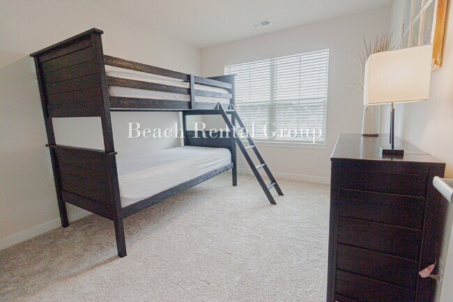 Building Photo - Furnished Townhouse in Gated Community