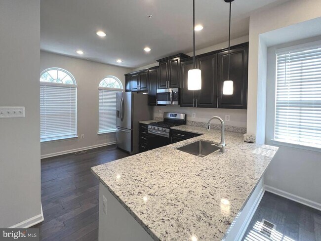 Building Photo - 7801 Rosella Ln