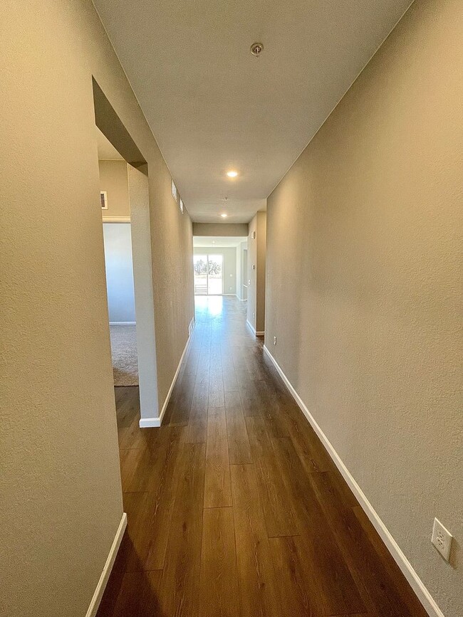 Building Photo - Incredible 3 bed/2 bath home in Fort Collins!