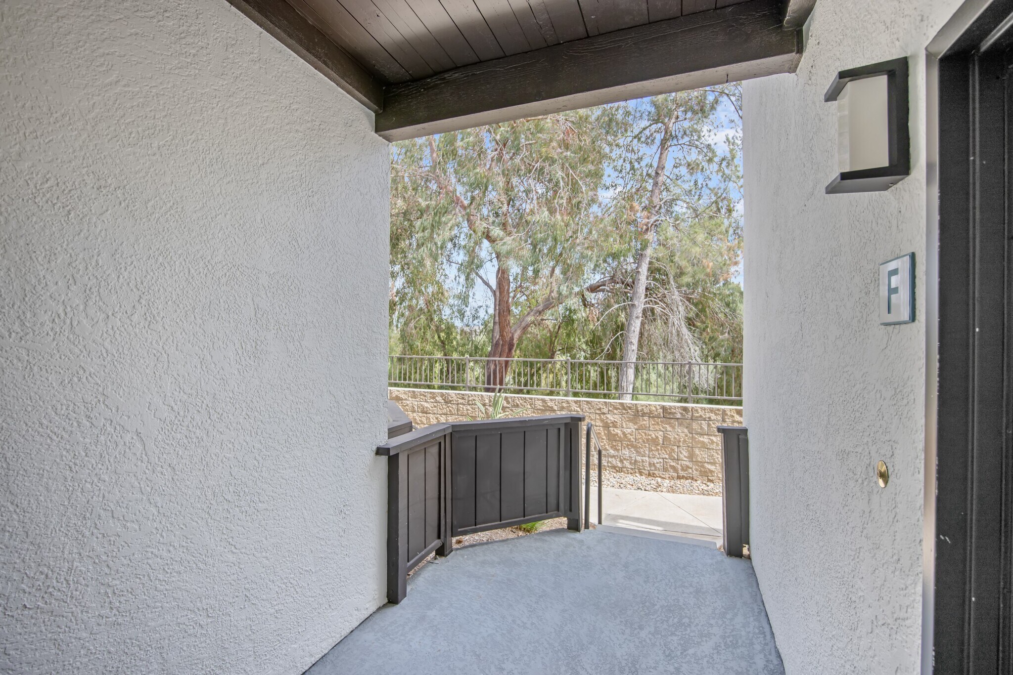 Building Photo - 5530 Spanish Oak Ln