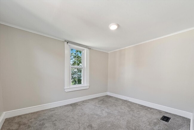 Building Photo - Recently Renovated 2 Bed 1 Bath Twin in West Chester Borough!