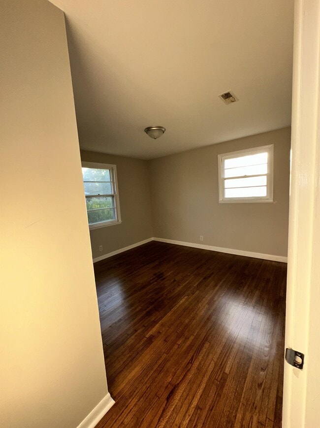 Building Photo - 339 Glenpark Dr