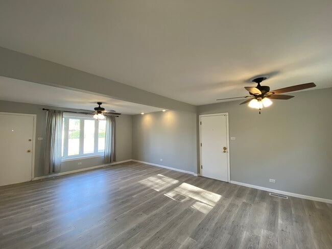 Building Photo - 12814 E Playfield Dr