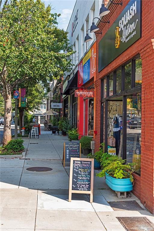 Building Photo - 408 Sycamore Dr