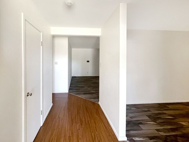 Building Photo - 211 E Alto Dr