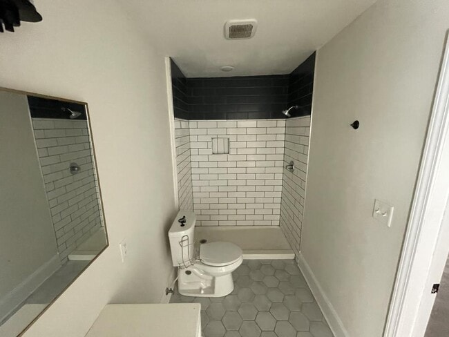 Building Photo - 2212 23rd Ave