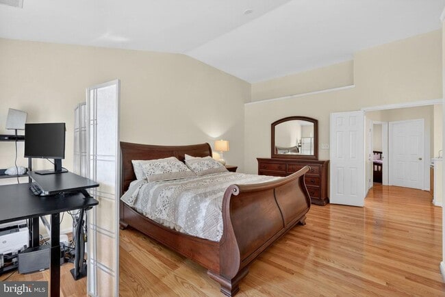 Building Photo - 8010 Readington Ct