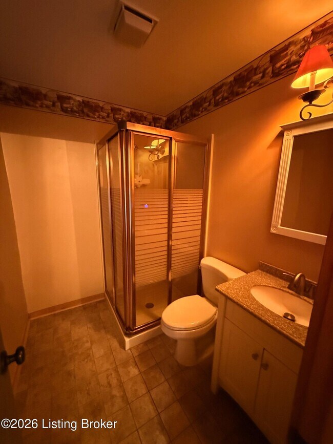 Building Photo - 207 Lake Shore Dr