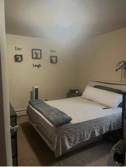 bedroom view 2 (with prev tenant furniture) - 420 E Cumberland St