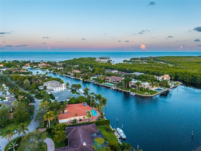 Building Photo - 600 Marquesa Dr