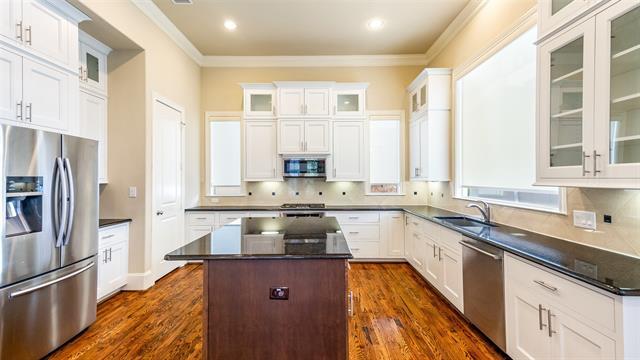 Building Photo - 2191 Helsminster Dr