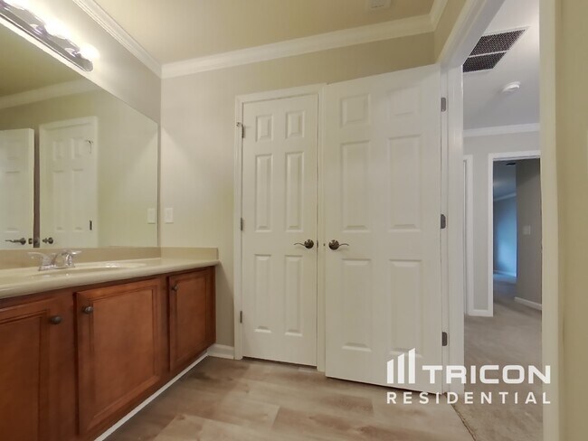 Building Photo - 409 Highland Falls Dr
