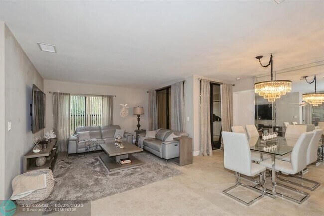 Building Photo - 4485 Carambola Cir N