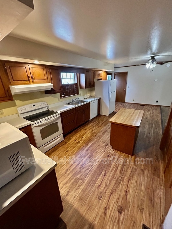 Building Photo - 1507 Stinson Ave