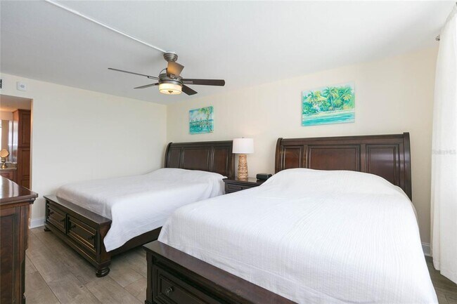 Building Photo - 5729 Del Sol Blvd