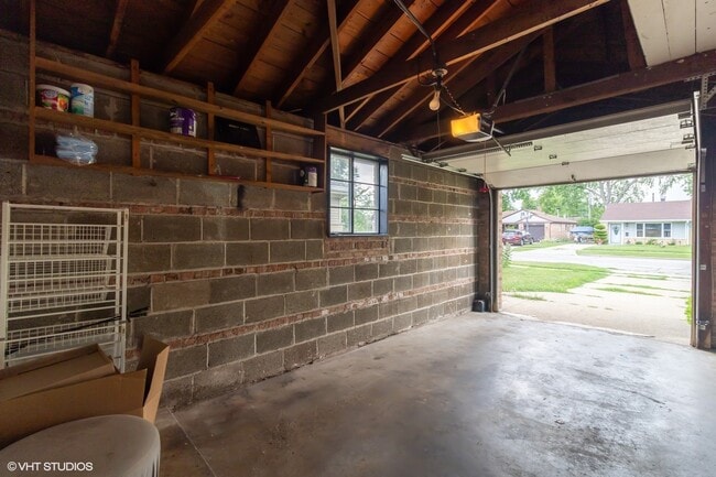 Building Photo - 1039 S 3rd Ave