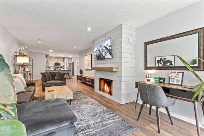 Building Photo - 2255 Sidewinder Dr