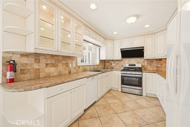 Building Photo - 523 Fairview Ave