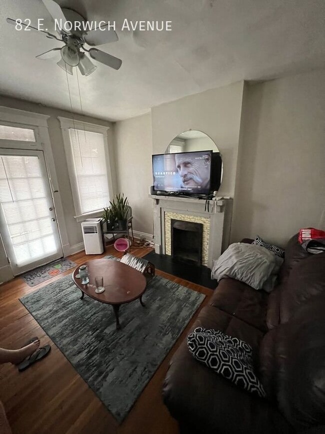 Building Photo - 82 E Norwich Ave