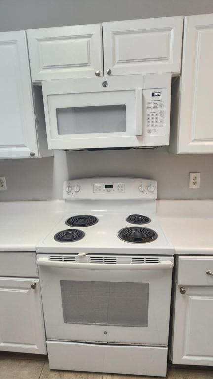 Building Photo - 476 River Oaks Dr