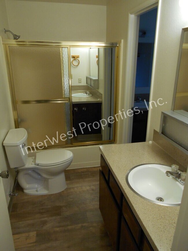 Building Photo - 6627-6627 SW 201st Ct