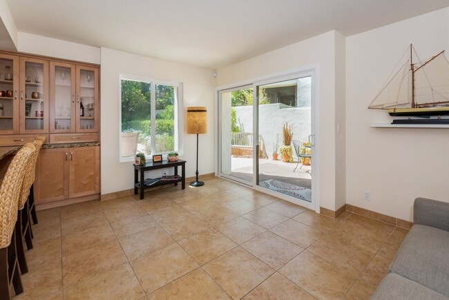 Building Photo - Fully Furnished Vacation Rental on the Mesa with Ocean Views! (Available 7/7/26- 11/30/26)