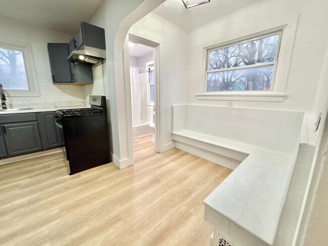 Building Photo - 148-152 Grand Avenue