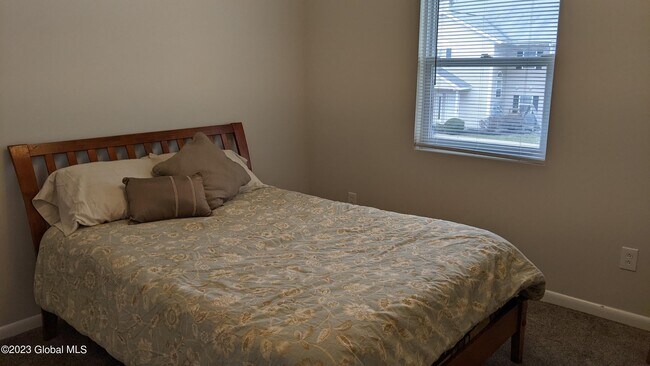 Building Photo - 1006 Greenwich Dr