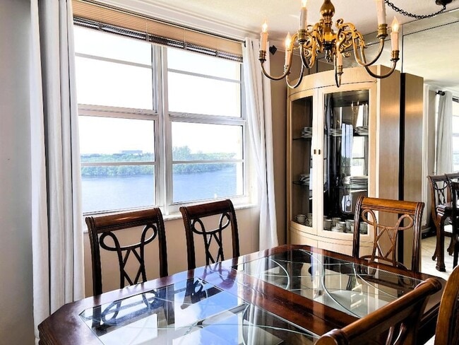 Building Photo - 2121 N Ocean Blvd