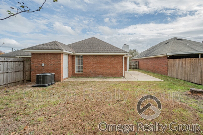 Building Photo - 8508 English Oak Loop