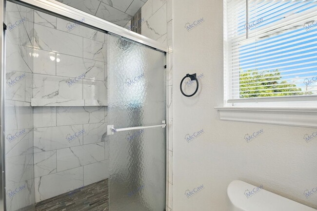 Building Photo - 2109 Jeannette Ct